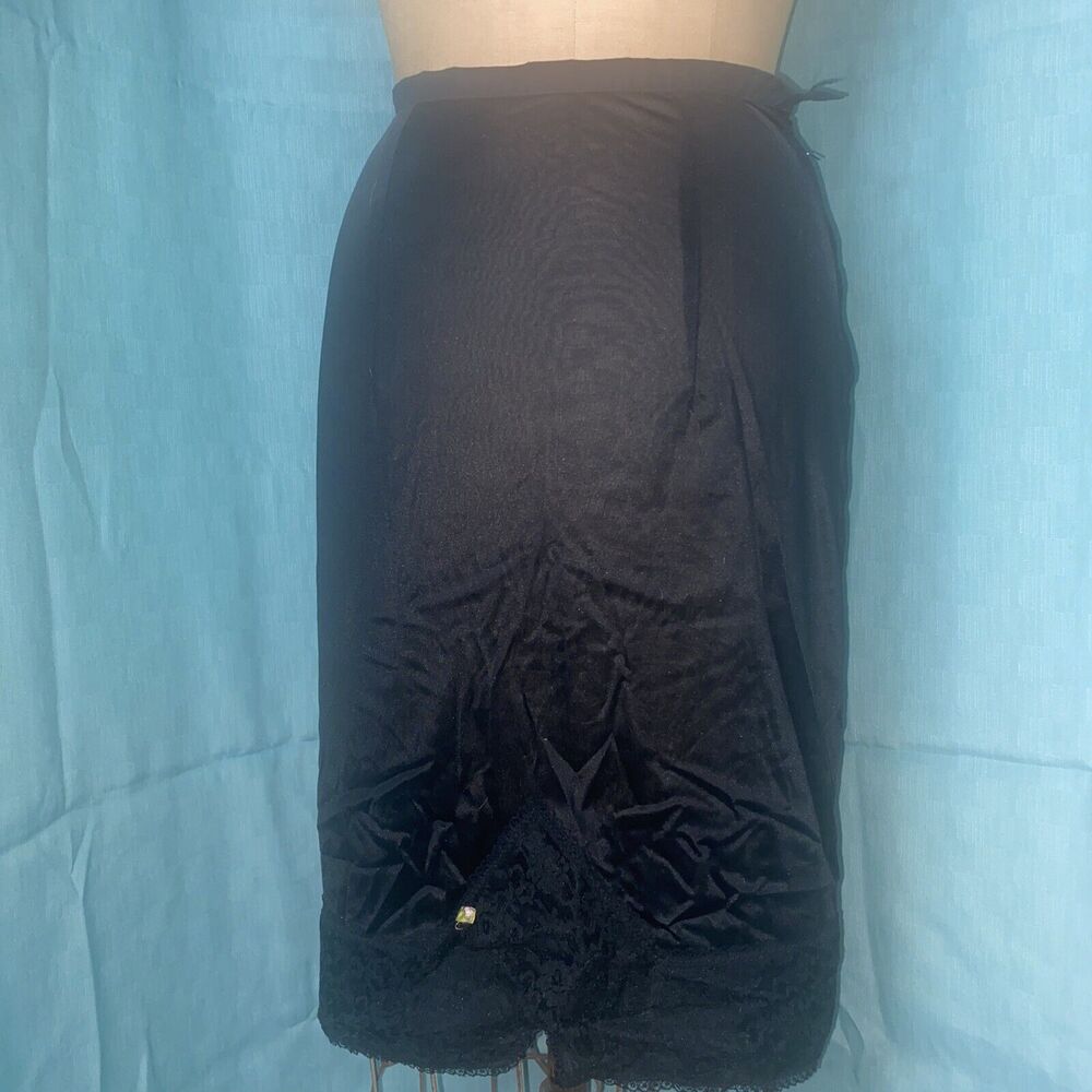Vintage "Skirt Saver" Half Slip Size 26 Black Nylon Beverly Vogue California